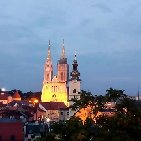 Mickey Mouse Supilova 24 Appartement Zagreb Buitenkant foto