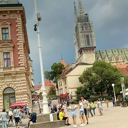 Mickey Mouse Supilova 24 Appartement Zagreb Buitenkant foto